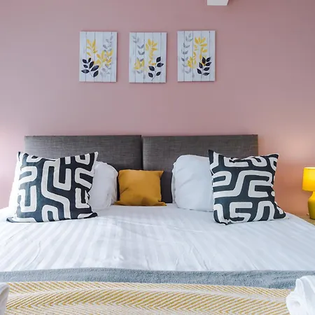 Luxury City Stay Coop Live & Etihad With Free Parking-3